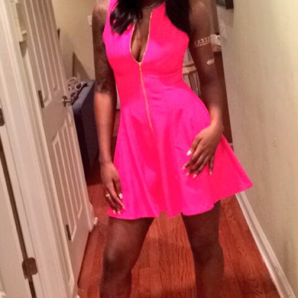 Dress - Picture 4 of 4